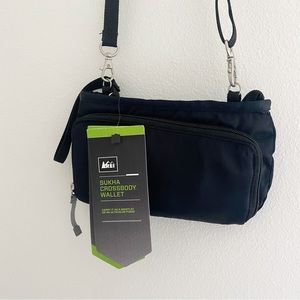 REI Sukha Crossbody Wallet